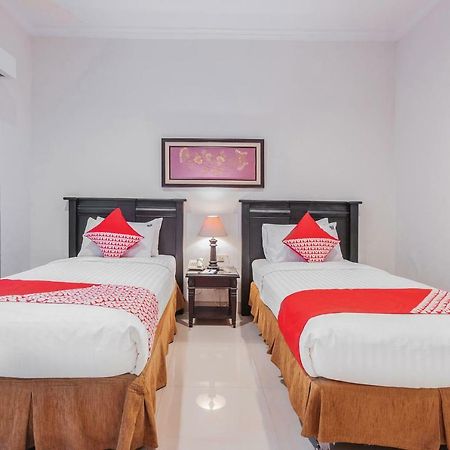 Capital O 534 Sriwijaya Hotel Jakarta Exterior photo