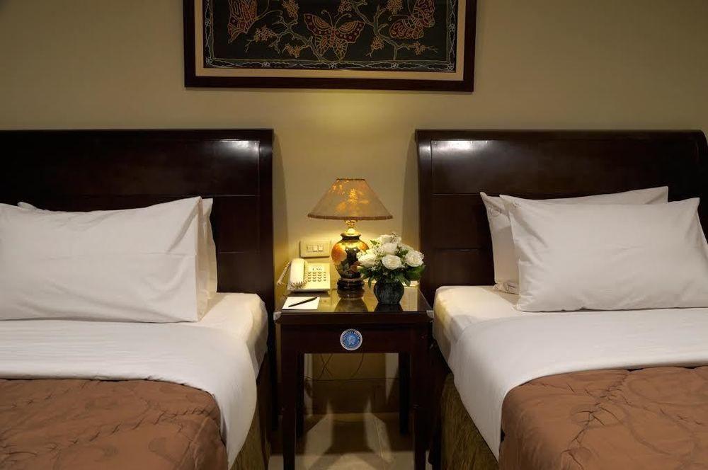Capital O 534 Sriwijaya Hotel Jakarta Exterior photo