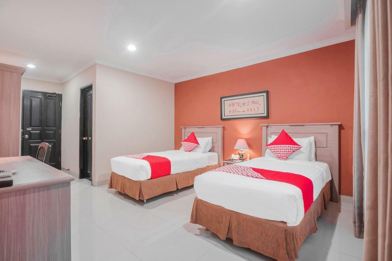 Capital O 534 Sriwijaya Hotel Jakarta Exterior photo