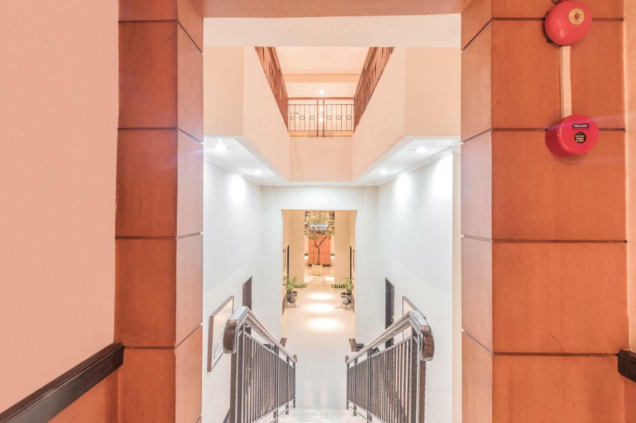 Capital O 534 Sriwijaya Hotel Jakarta Exterior photo